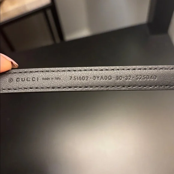 Gucci Black Leather Belt with Gold Lettering NEW with dust bag size 80 RARE - Picture 6 of 10